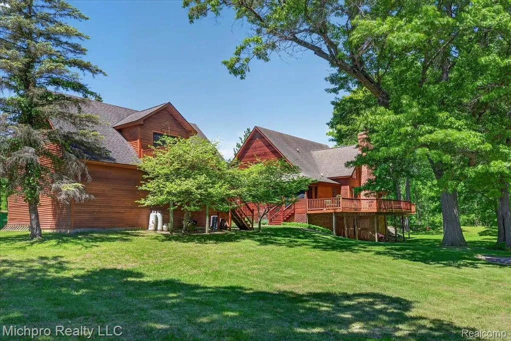 670 Green Creek Lane Brandon Charter Township MI 48371