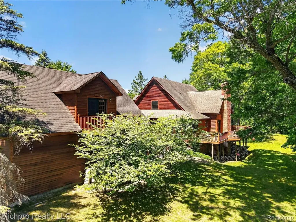 670 Green Creek Lane Brandon Charter Township MI 48371