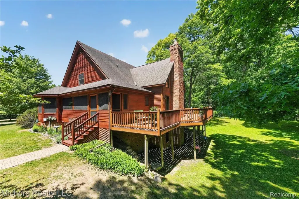 670 Green Creek Lane Brandon Charter Township MI 48371