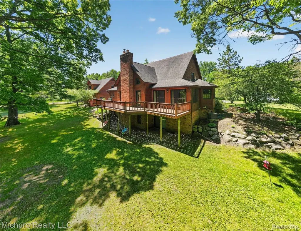 670 Green Creek Lane Brandon Charter Township MI 48371