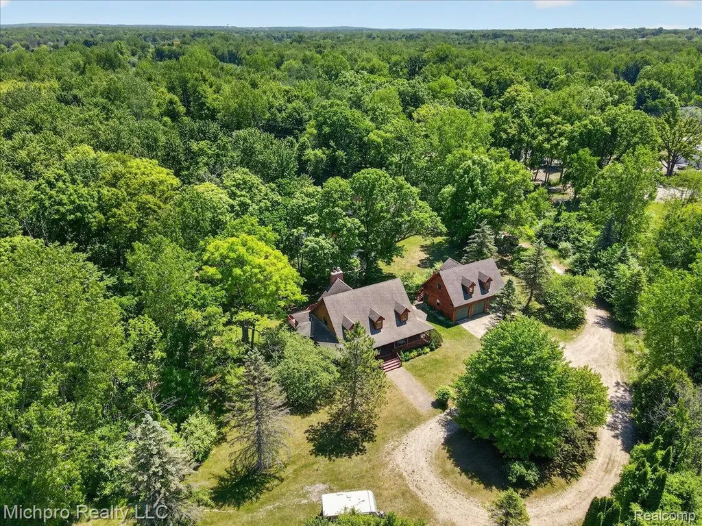 670 Green Creek Lane Brandon Charter Township MI 48371