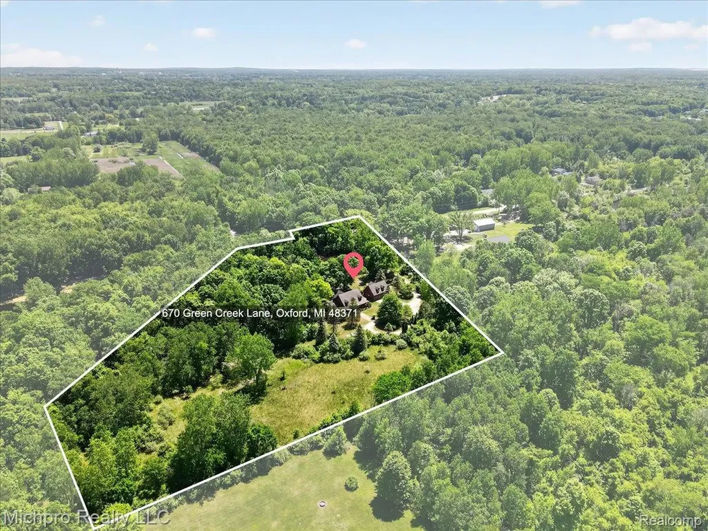 670 Green Creek Lane Brandon Charter Township MI 48371