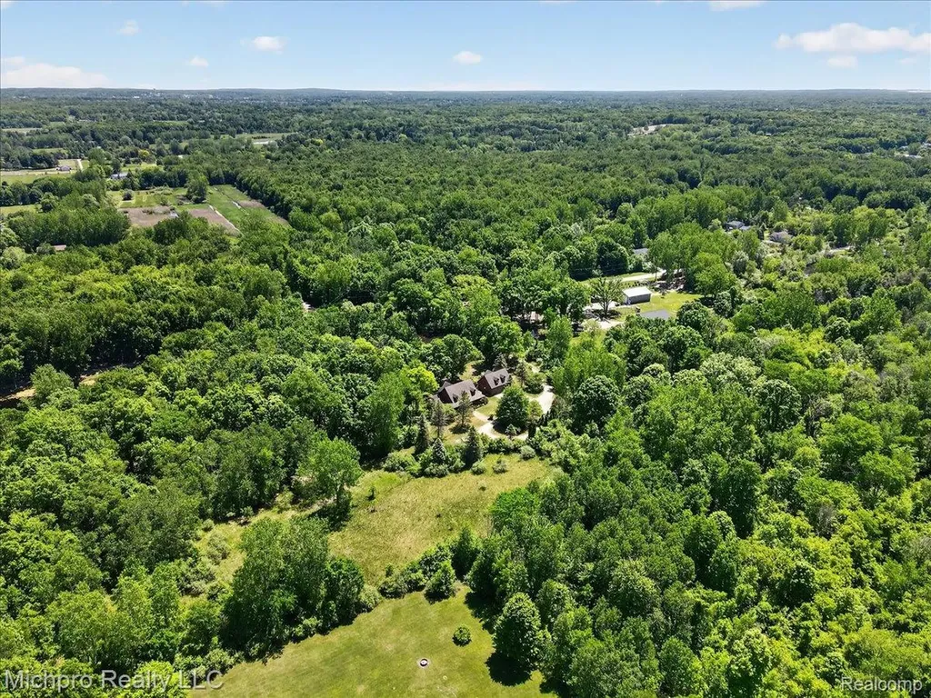 670 Green Creek Lane Brandon Charter Township MI 48371