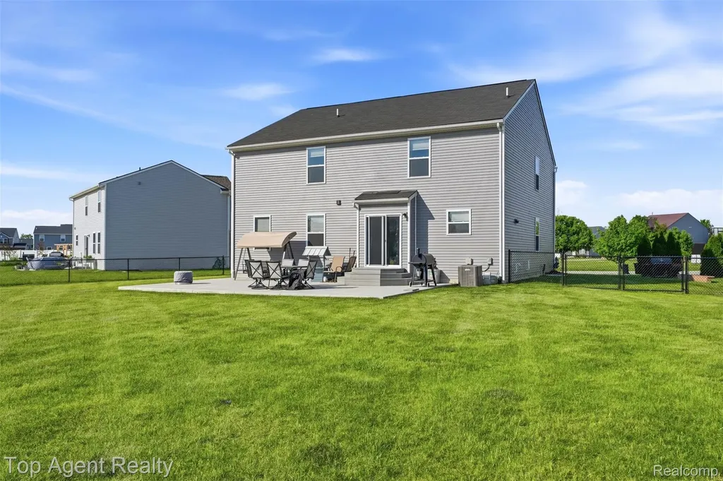 58286 Salt River Court New Haven Village MI 48048