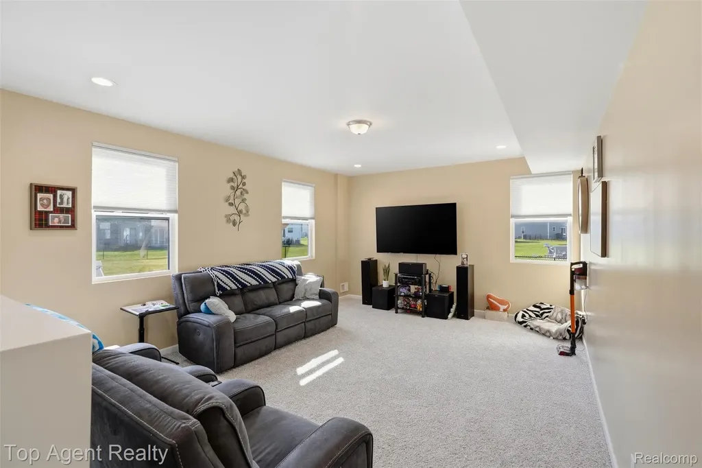 58286 Salt River Court New Haven Village MI 48048