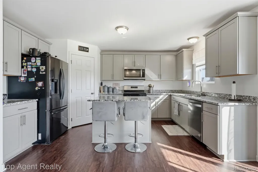 58286 Salt River Court New Haven Village MI 48048