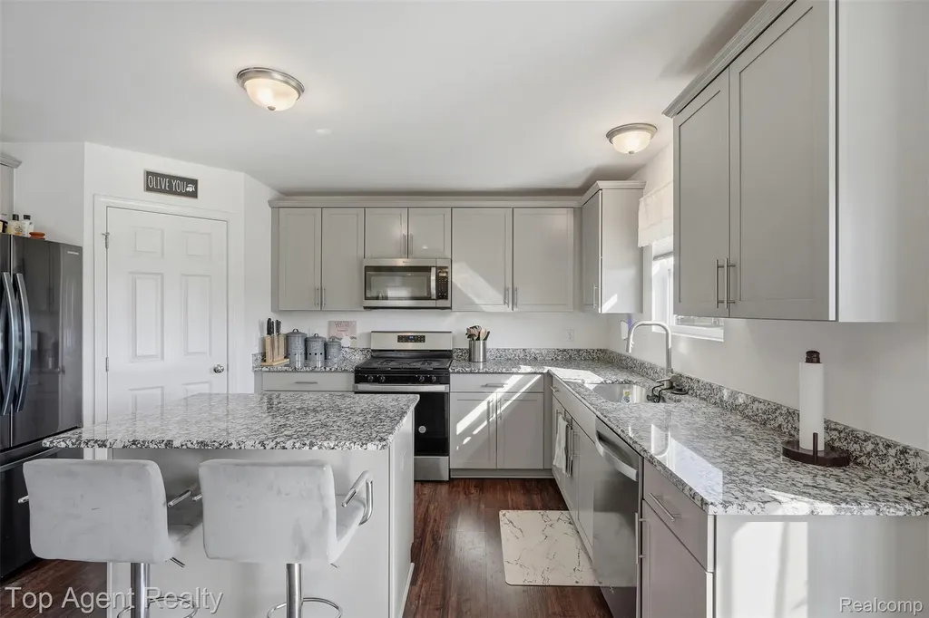 58286 Salt River Court New Haven Village MI 48048