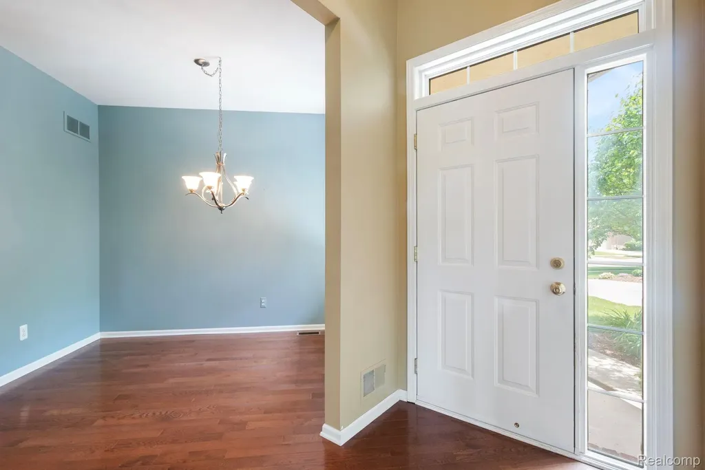 40658 Saint Louis Drive Clinton Charter Township MI 48038