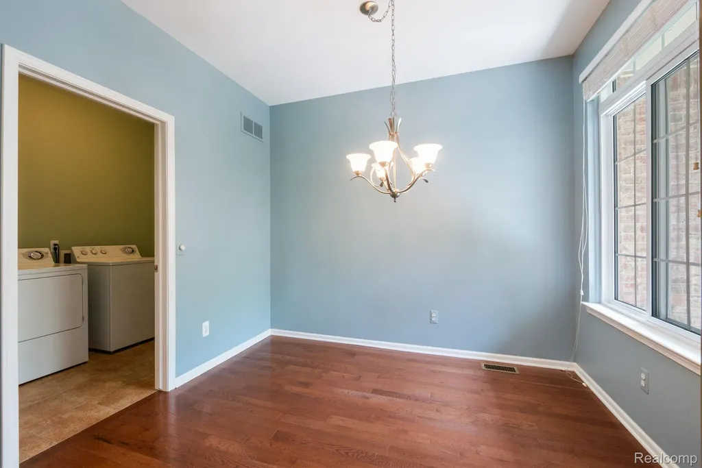 40658 Saint Louis Drive Clinton Charter Township MI 48038