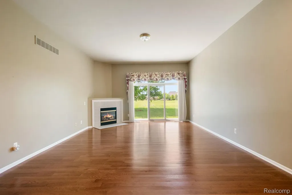 40658 Saint Louis Drive Clinton Charter Township MI 48038