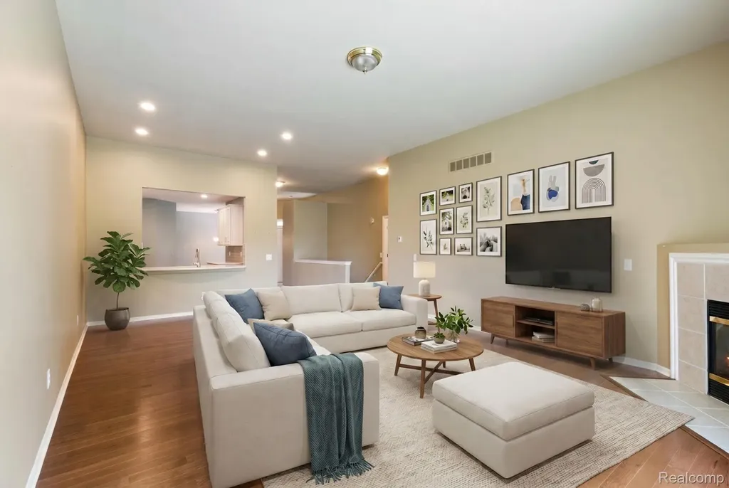 40658 Saint Louis Drive Clinton Charter Township MI 48038