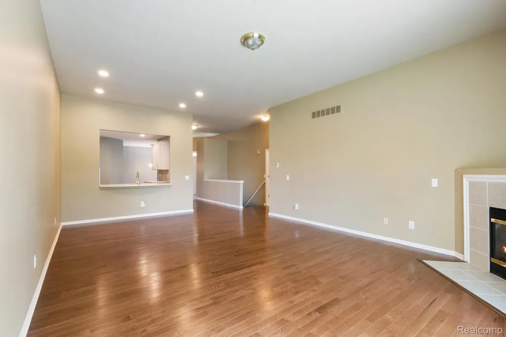 40658 Saint Louis Drive Clinton Charter Township MI 48038