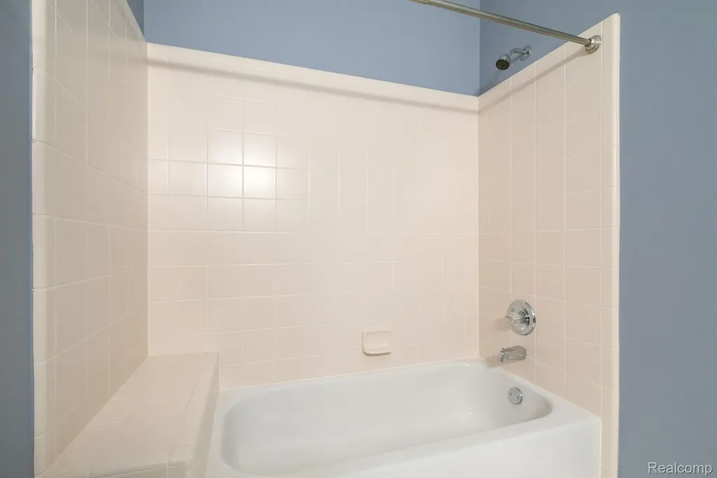 40658 Saint Louis Drive Clinton Charter Township MI 48038