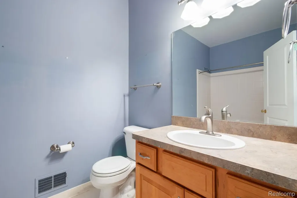 40658 Saint Louis Drive Clinton Charter Township MI 48038