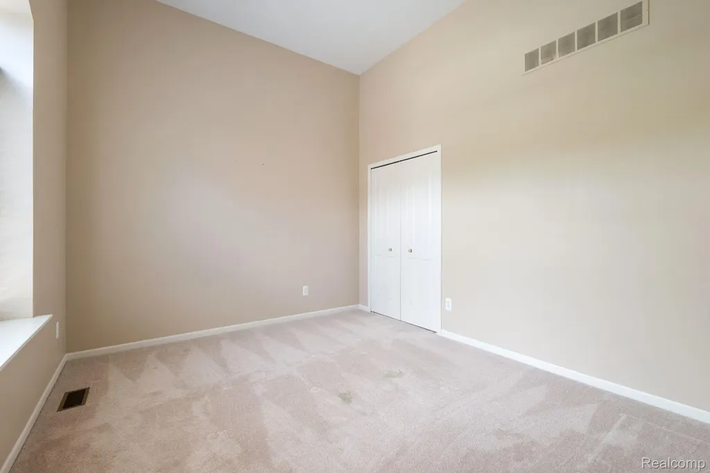 40658 Saint Louis Drive Clinton Charter Township MI 48038