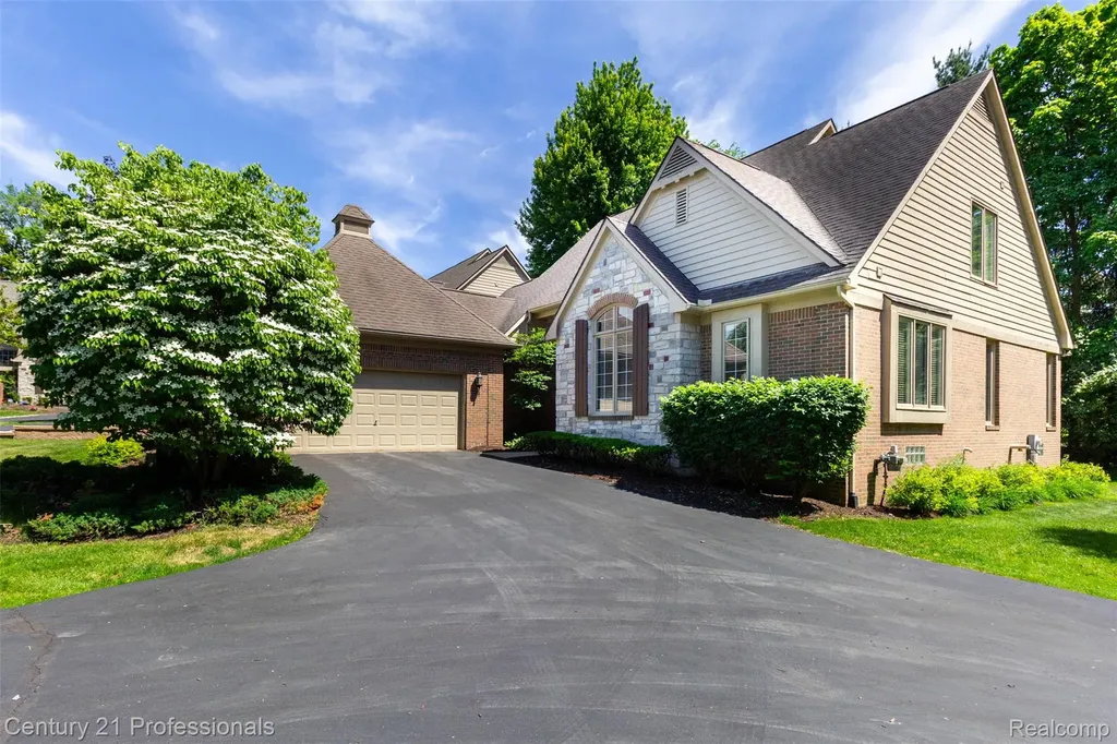 29401 Windmill Court Farmington Hills City MI 48334