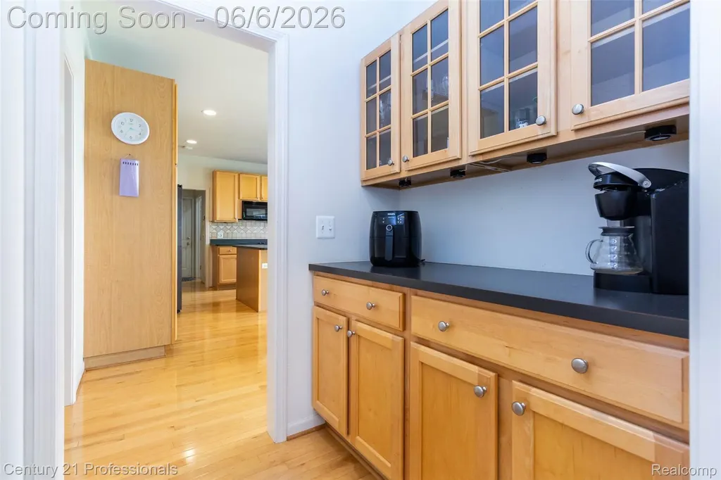 29401 Windmill Court Farmington Hills City MI 48334
