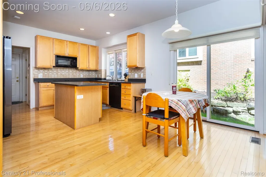 29401 Windmill Court Farmington Hills City MI 48334