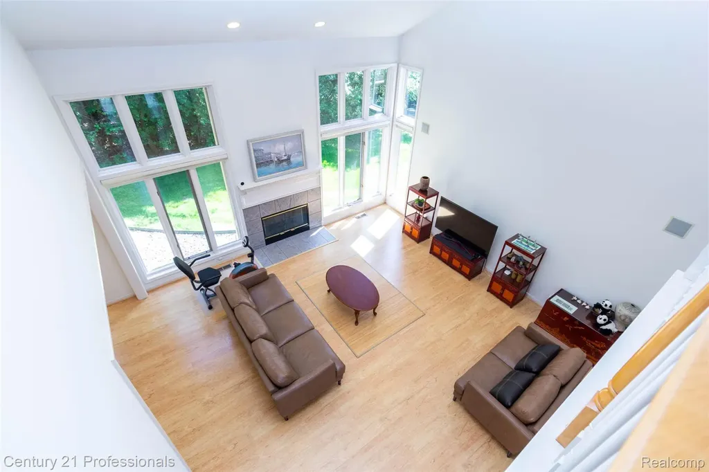 29401 Windmill Court Farmington Hills City MI 48334