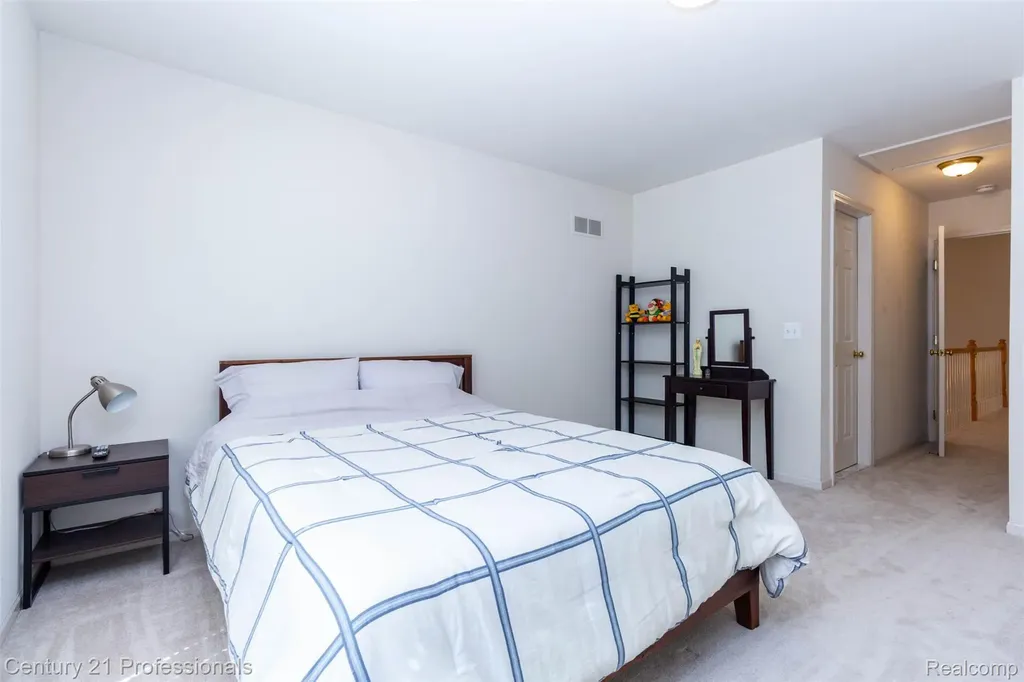 29401 Windmill Court Farmington Hills City MI 48334