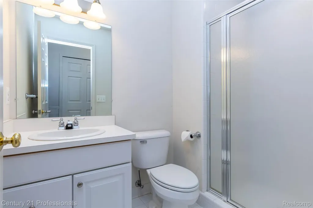29401 Windmill Court Farmington Hills City MI 48334