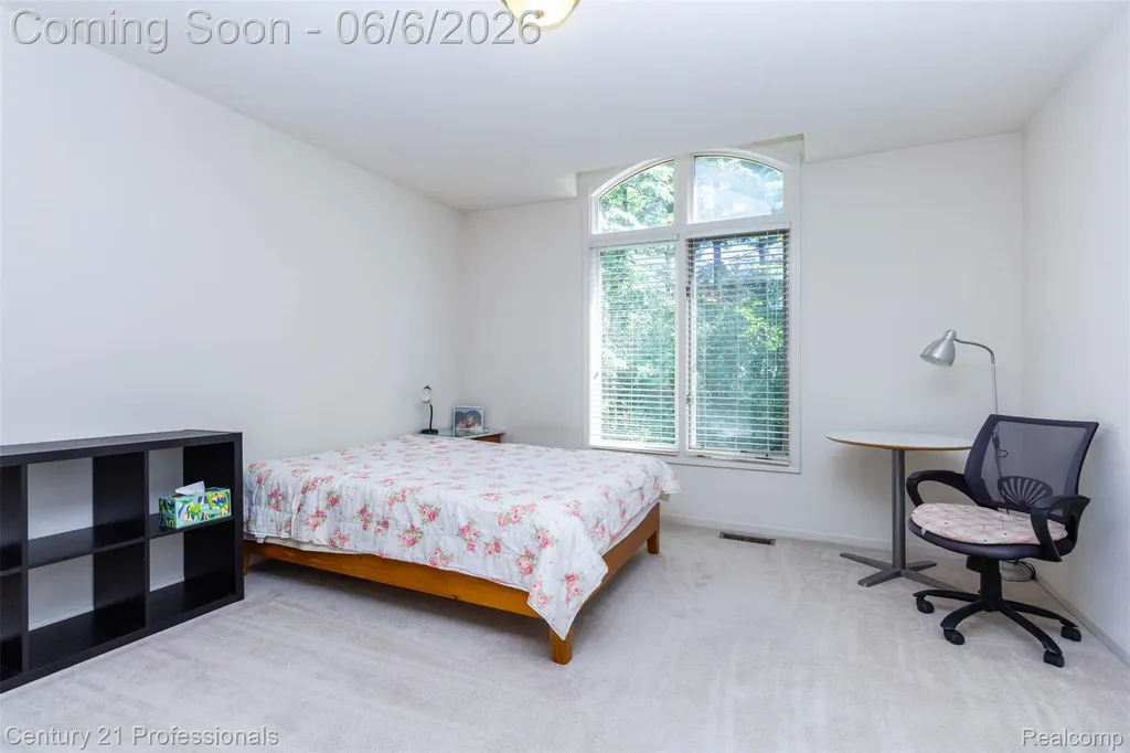 29401 Windmill Court Farmington Hills City MI 48334