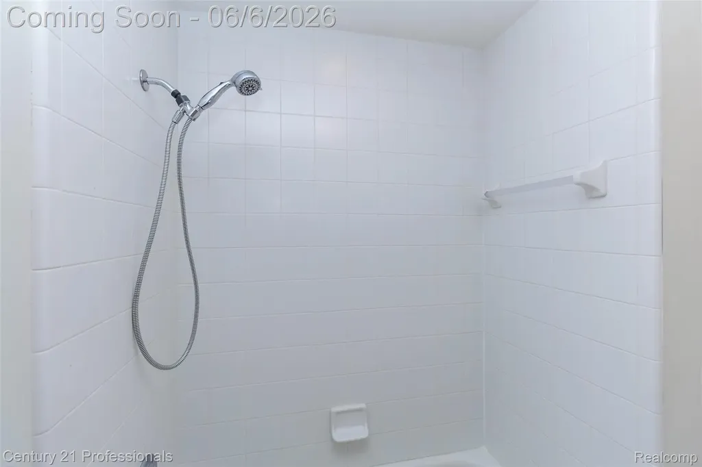 29401 Windmill Court Farmington Hills City MI 48334