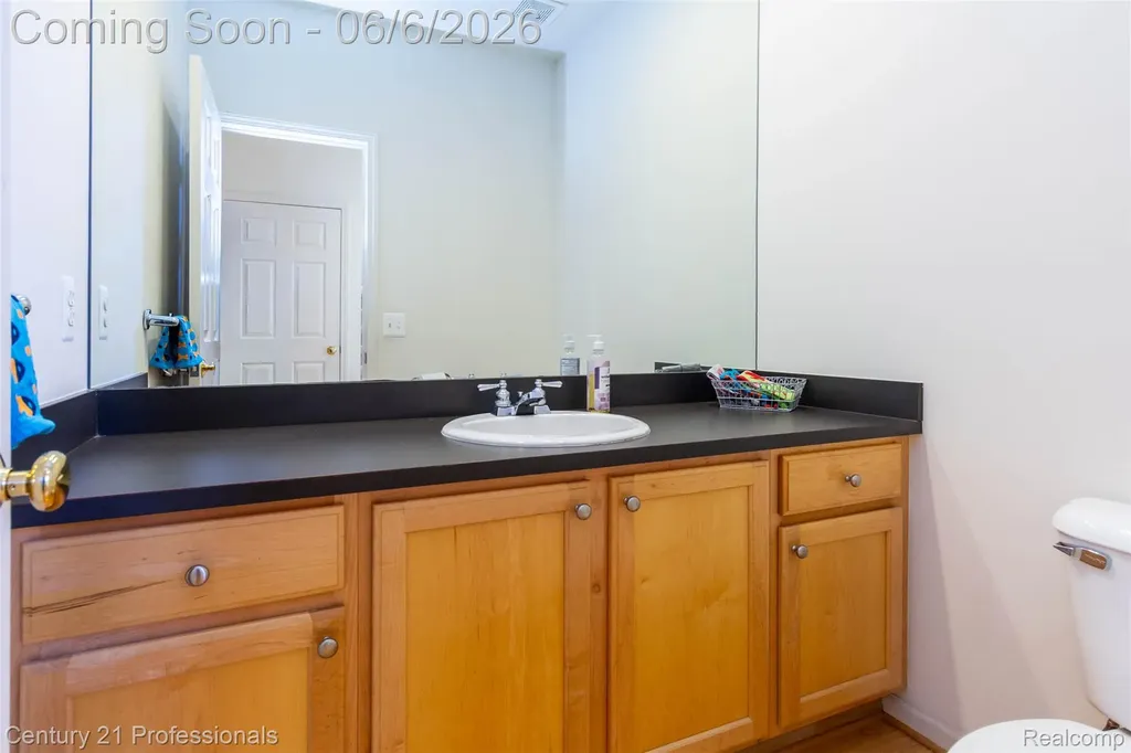 29401 Windmill Court Farmington Hills City MI 48334