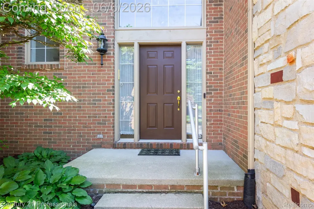29401 Windmill Court Farmington Hills City MI 48334