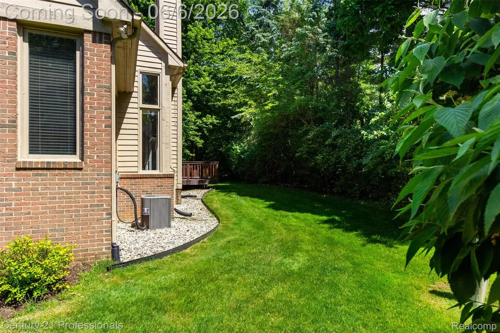 29401 Windmill Court Farmington Hills City MI 48334