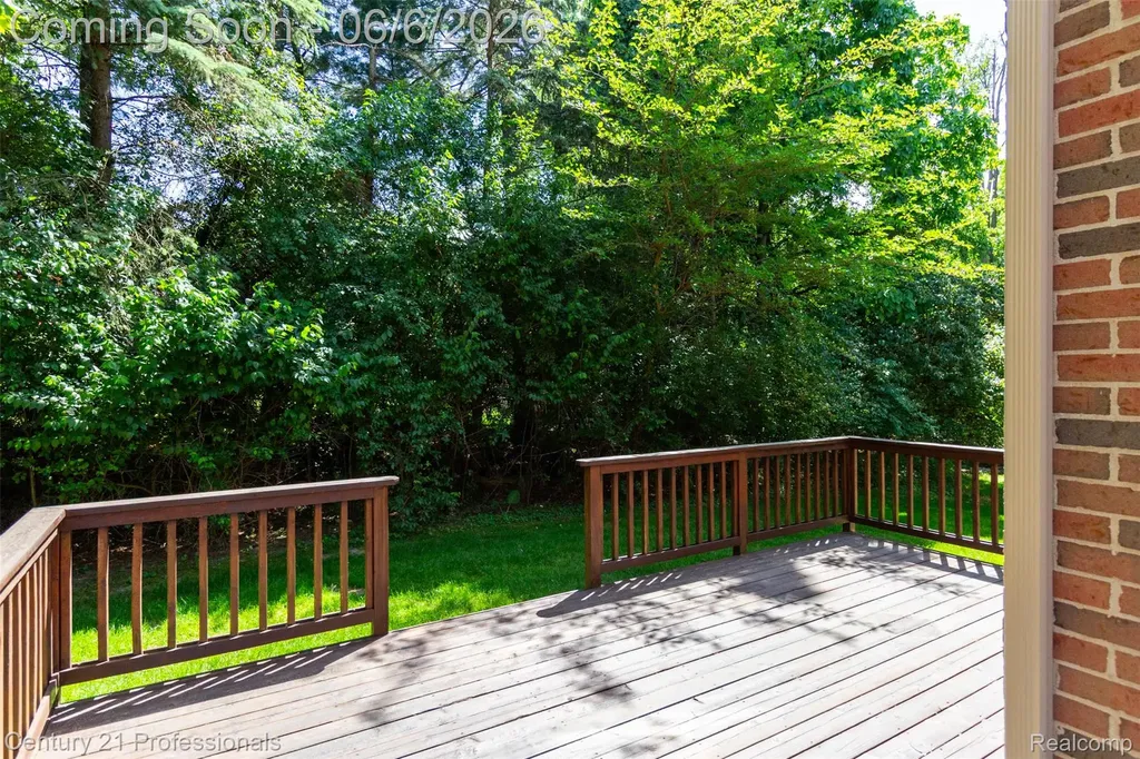 29401 Windmill Court Farmington Hills City MI 48334