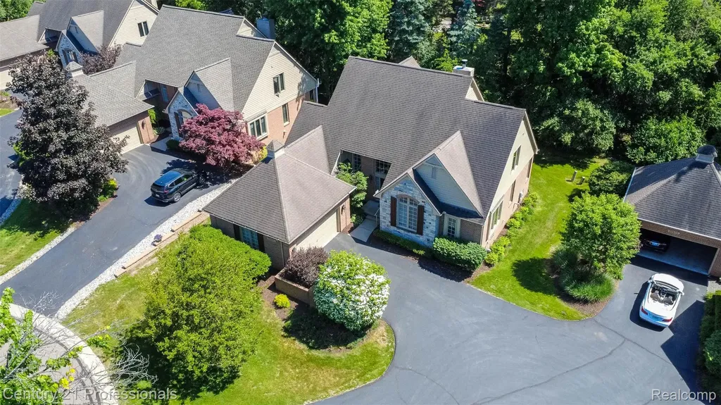 29401 Windmill Court Farmington Hills City MI 48334