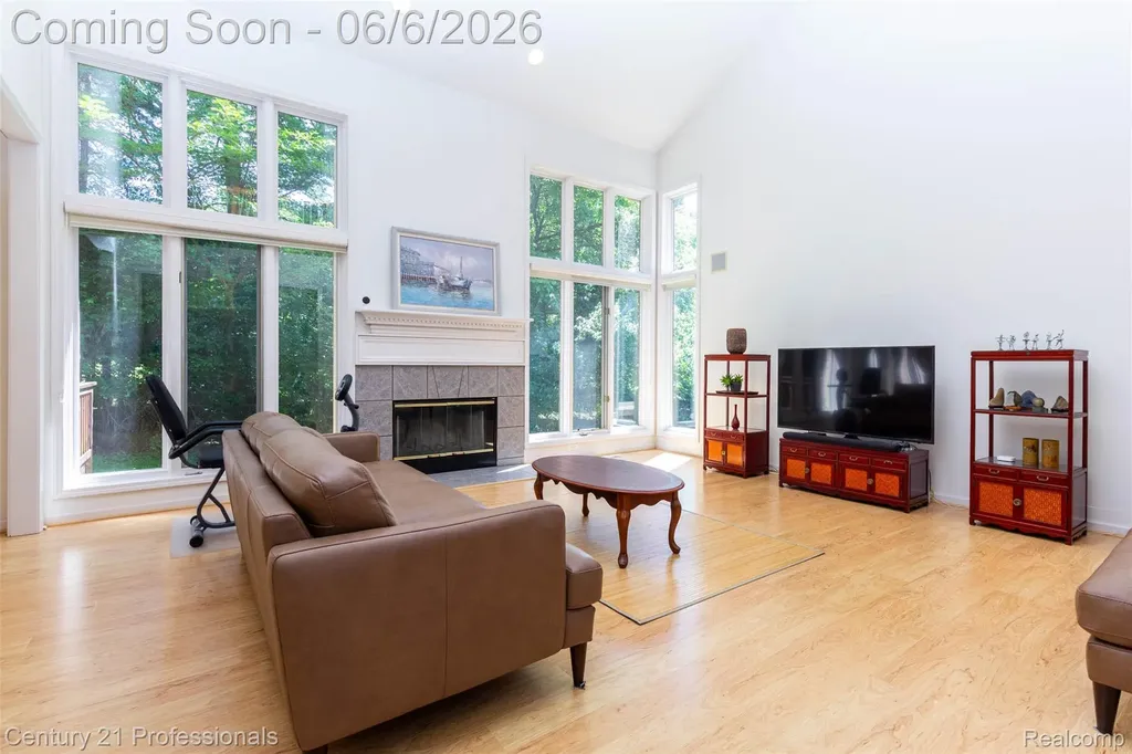 29401 Windmill Court Farmington Hills City MI 48334