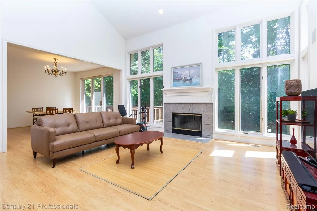 29401 Windmill Court Farmington Hills City MI 48334
