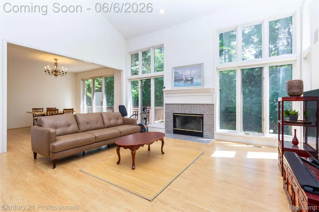 29401 Windmill Court Farmington Hills City MI 48334