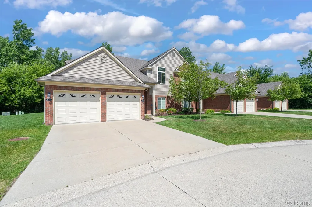 14350 Shadywood Drive Sterling Heights City MI 48312