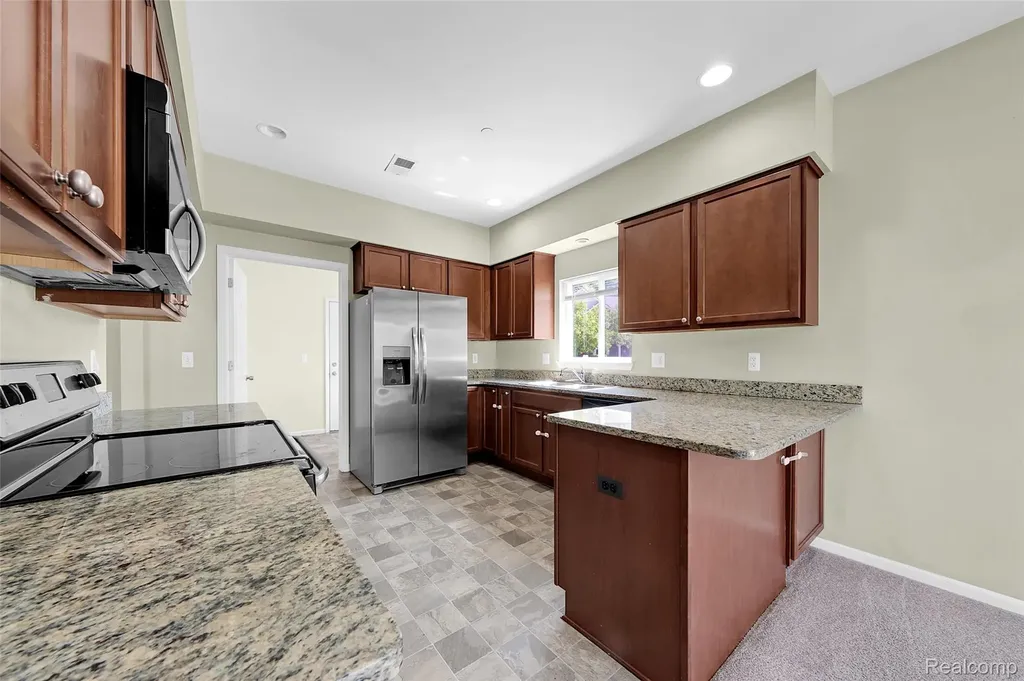 14350 Shadywood Drive Sterling Heights City MI 48312