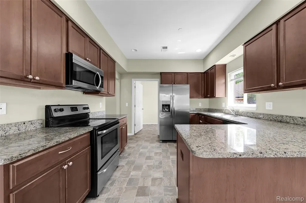 14350 Shadywood Drive Sterling Heights City MI 48312
