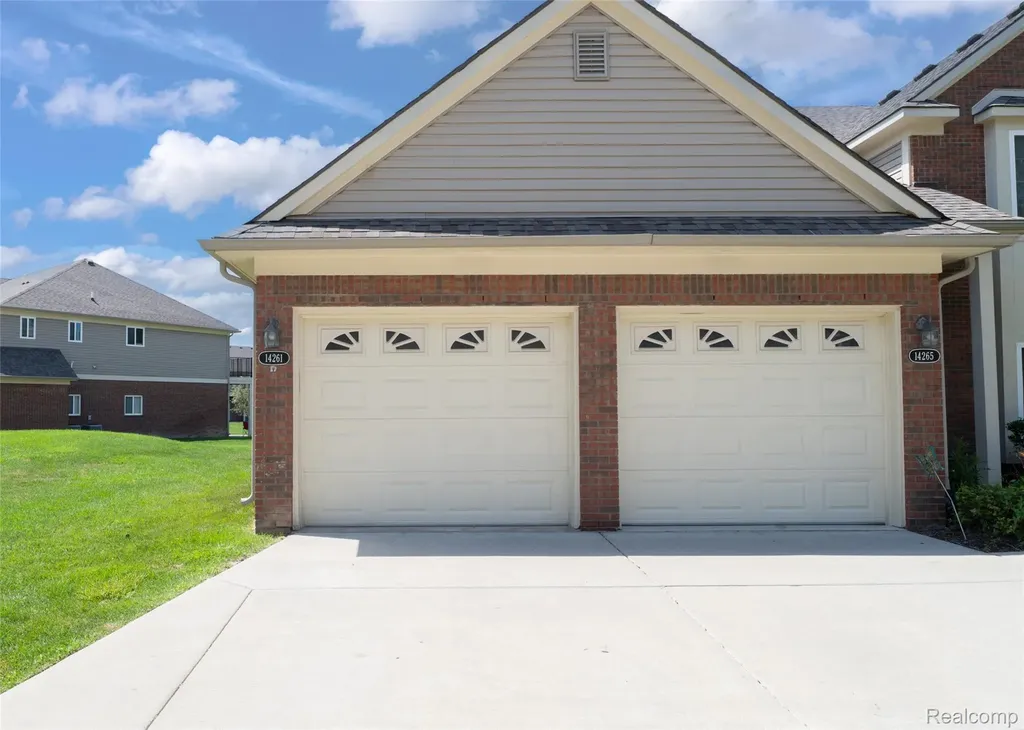 14350 Shadywood Drive Sterling Heights City MI 48312