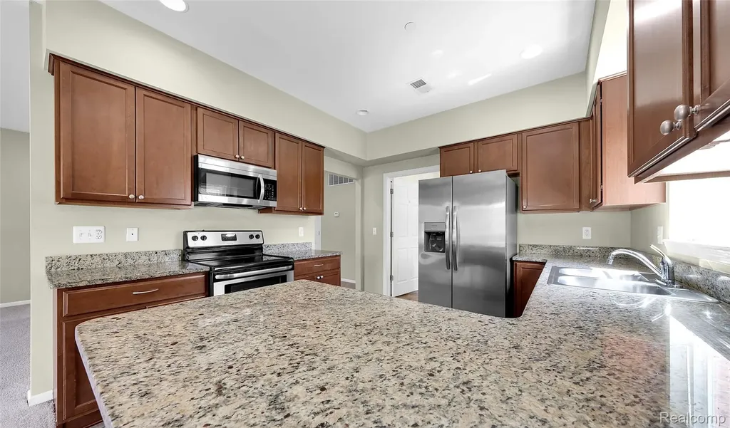 14350 Shadywood Drive Sterling Heights City MI 48312