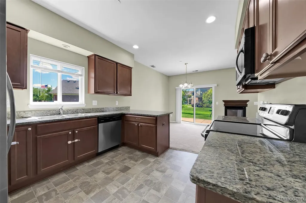 14350 Shadywood Drive Sterling Heights City MI 48312