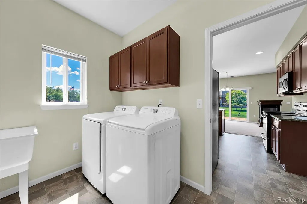 14350 Shadywood Drive Sterling Heights City MI 48312
