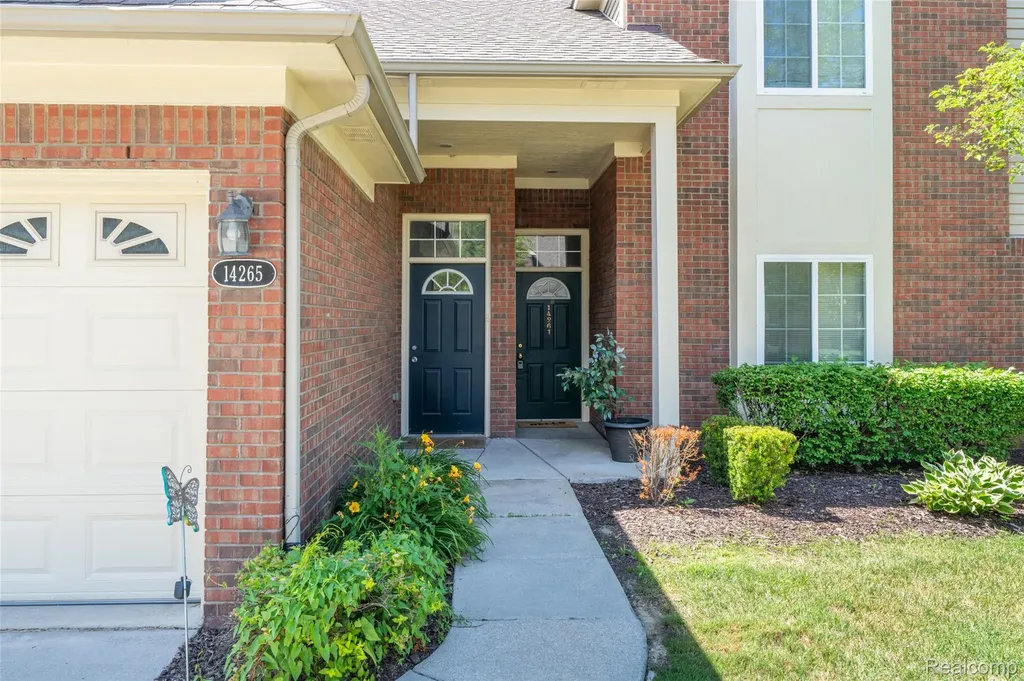 14350 Shadywood Drive Sterling Heights City MI 48312