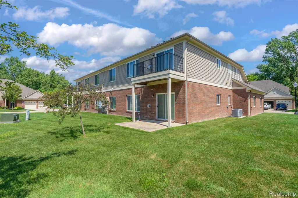 14350 Shadywood Drive Sterling Heights City MI 48312