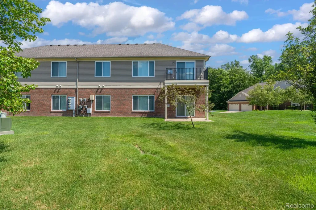 14350 Shadywood Drive Sterling Heights City MI 48312
