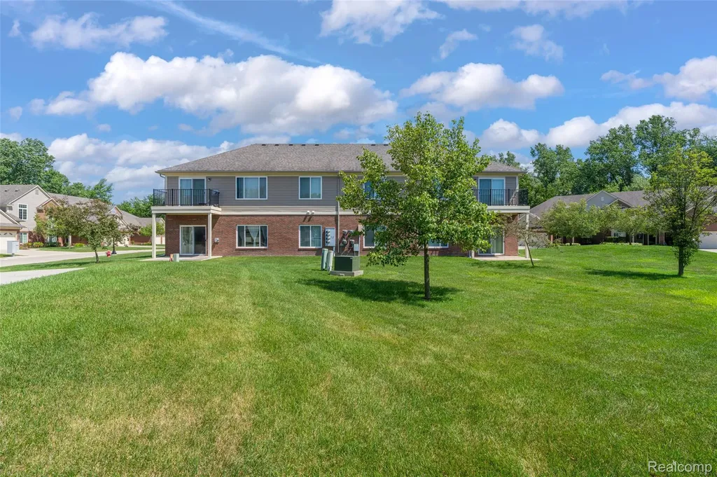 14350 Shadywood Drive Sterling Heights City MI 48312
