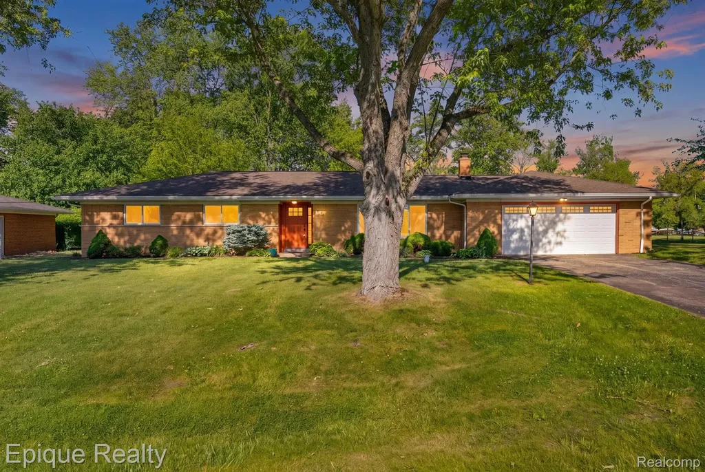8052 Dungarvin Drive Grand Blanc Charter Township MI 48439
