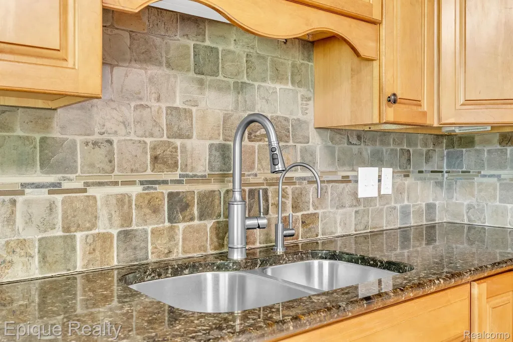8052 Dungarvin Drive Grand Blanc Charter Township MI 48439