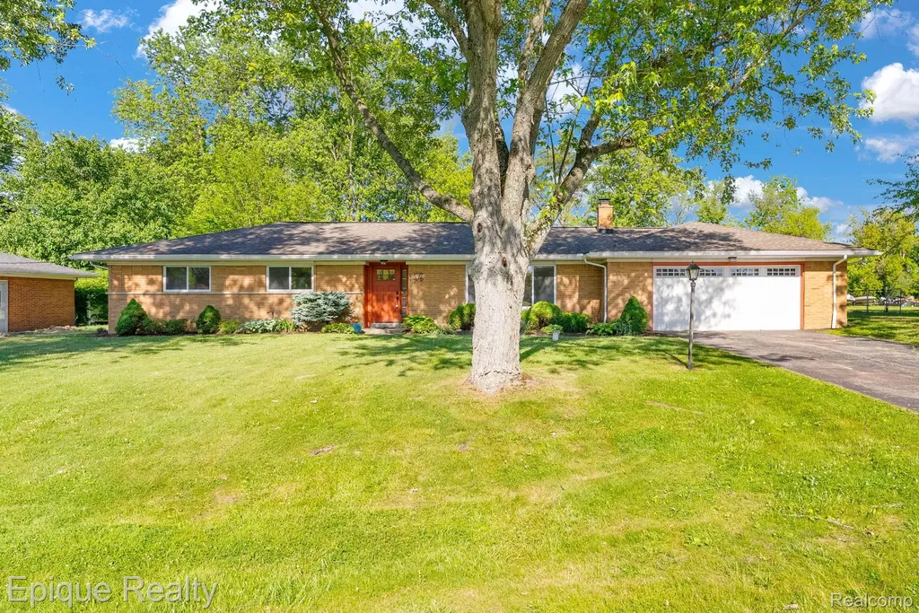 8052 Dungarvin Drive Grand Blanc Charter Township MI 48439