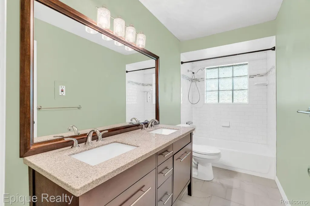 8052 Dungarvin Drive Grand Blanc Charter Township MI 48439